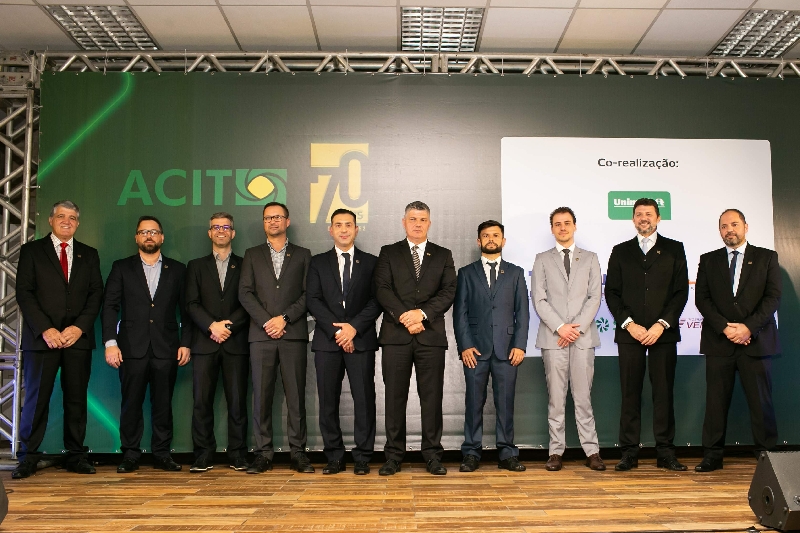 Diretoria da ACIT reúne associados e é empossada em evento festivo